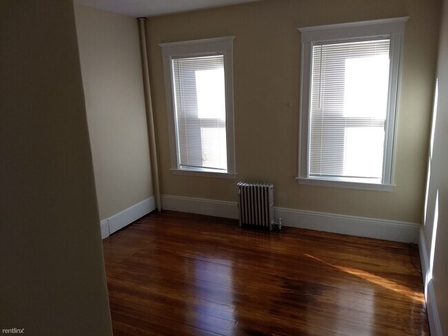 Building Photo - 3 br, 1 bath House - 172 Powder House Blvd