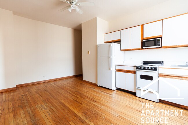 Foto del edificio - 634 W Barry Ave