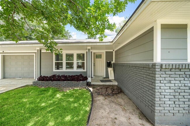 Building Photo - 4626 Verone St