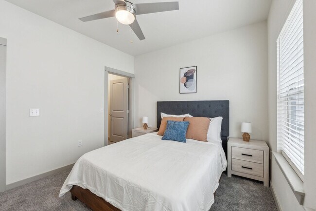 Foto del edificio - 2051 Mayfield Pkwy