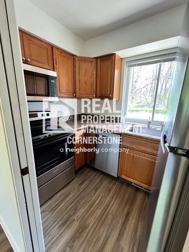 Foto del edificio - Move In Ready Townhome