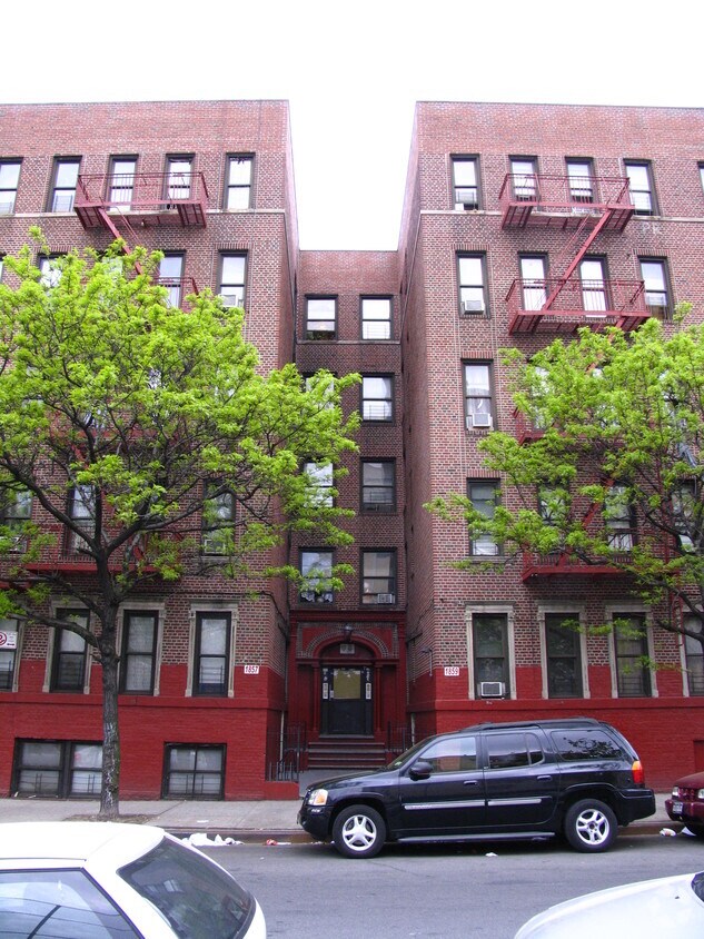 Building Photo - 1857 Walton Ave