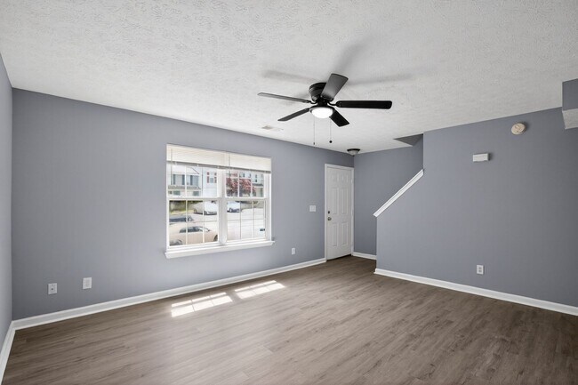 Foto del edificio - 3 Bedroom Townhouse King George
