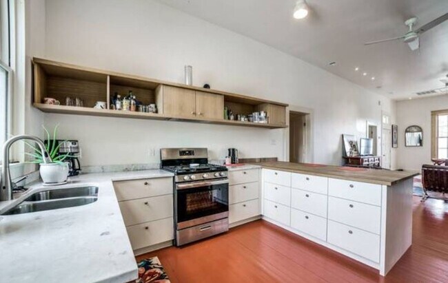 Foto del edificio - Fully Renovated Southtown Home!