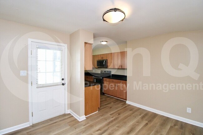 Foto del edificio - 7031 E Cypress St