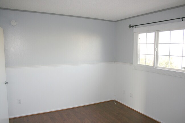 Foto del edificio - 10030 Owensmouth Ave