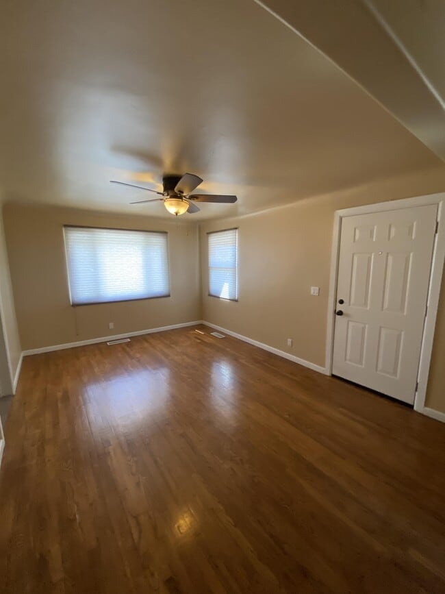 Foto del edificio - 2701 Monk Ct NW
