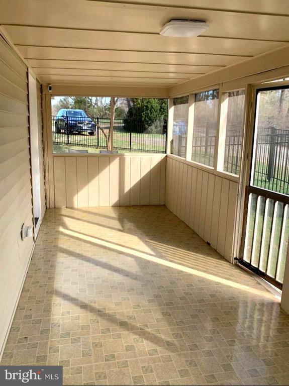 Foto del edificio - 16250 Lee Hwy