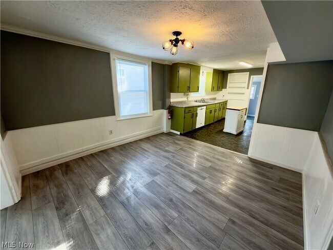 Foto del edificio - 142 Beaver Ct