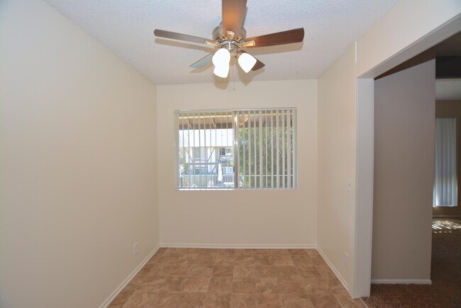 Foto del edificio - 951 Warwick Ave