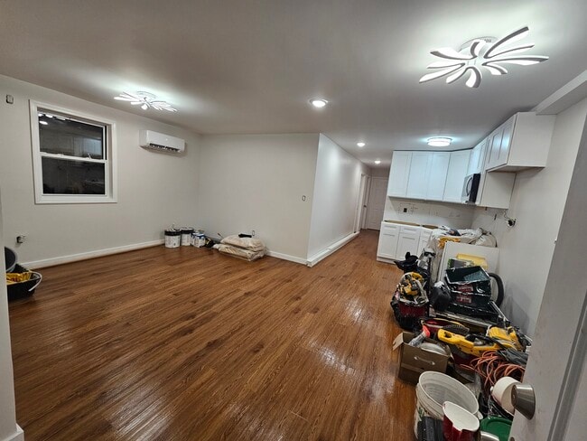 Building Photo - 1273 Arnow Ave
