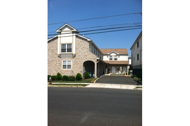 Foto del edificio - 332-338 Niles St