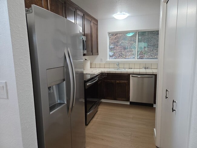 Building Photo - Incredible El Cerrito Hills Townhome