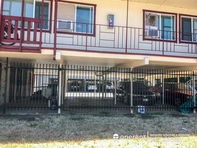 Building Photo - 2 br, 1 bath Apartment - 1449 Marclair Dr