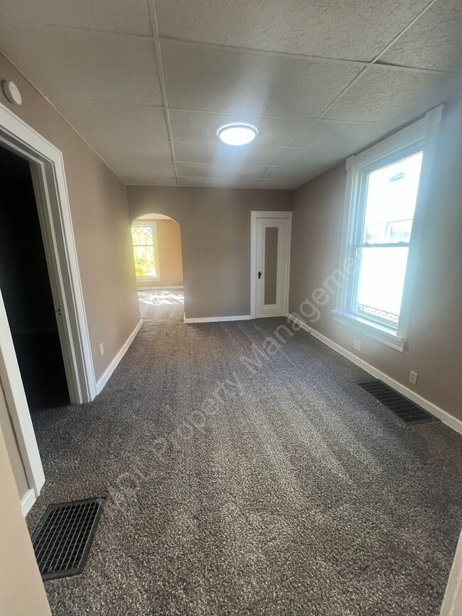 Building Photo - 1104 Court St