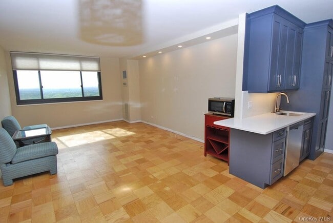 Foto del edificio - 269-10 Grand Central Pkwy
