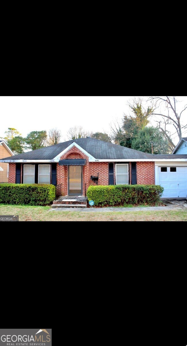 Building Photo - 656 Villa Esta Ave