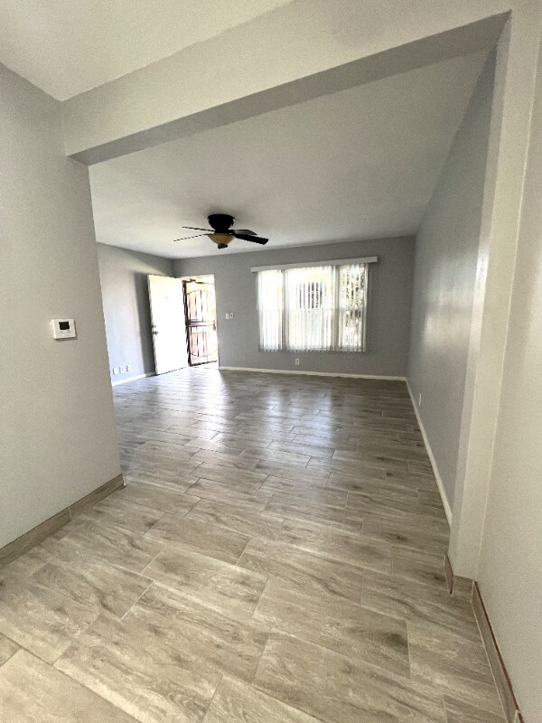 Foto del edificio - 1122 E Santa Fe Ave