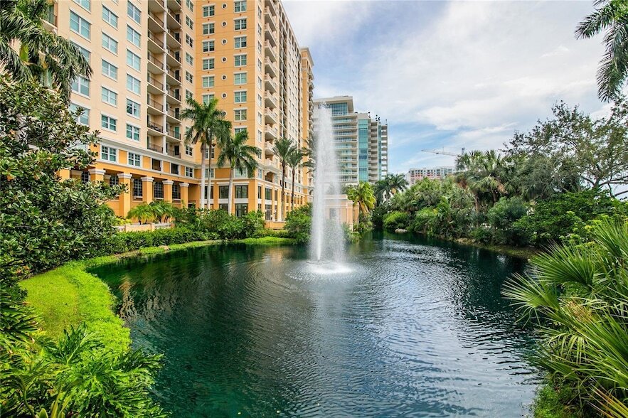 Photo - 750 N Tamiami Trail Unit 708