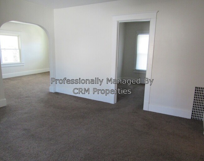 Building Photo - 837 S Armstrong St