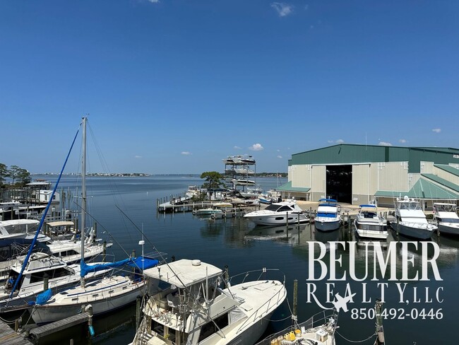 Foto del edificio - Furnished 2br/2ba Waterfront Condo