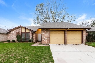 Building Photo - 16311 Alametos Dr