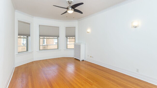 Foto del edificio - 607 Washington Blvd
