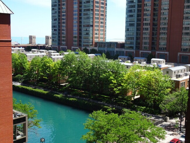 Foto del edificio - 480 N McClurg Ct