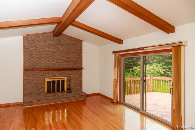 Building Photo - 320 Rose Brier Dr