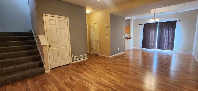 Building Photo - Spacious Town House for Rent
