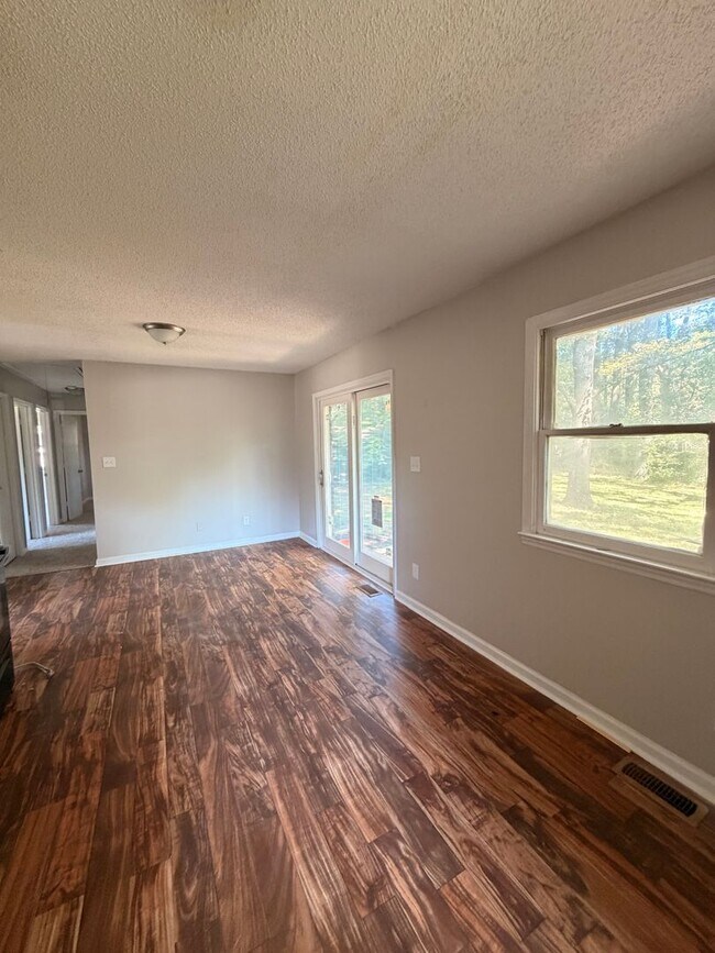 Building Photo - 6108 Castle Ct