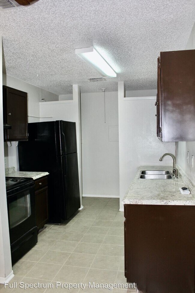 Foto del edificio - 2 br, 1 bath House - 6811 Mountain Spring St
