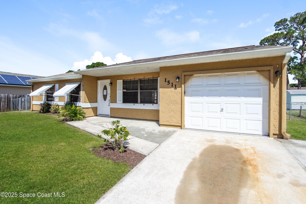 Foto principal - 1511 Fairlee Ave NW