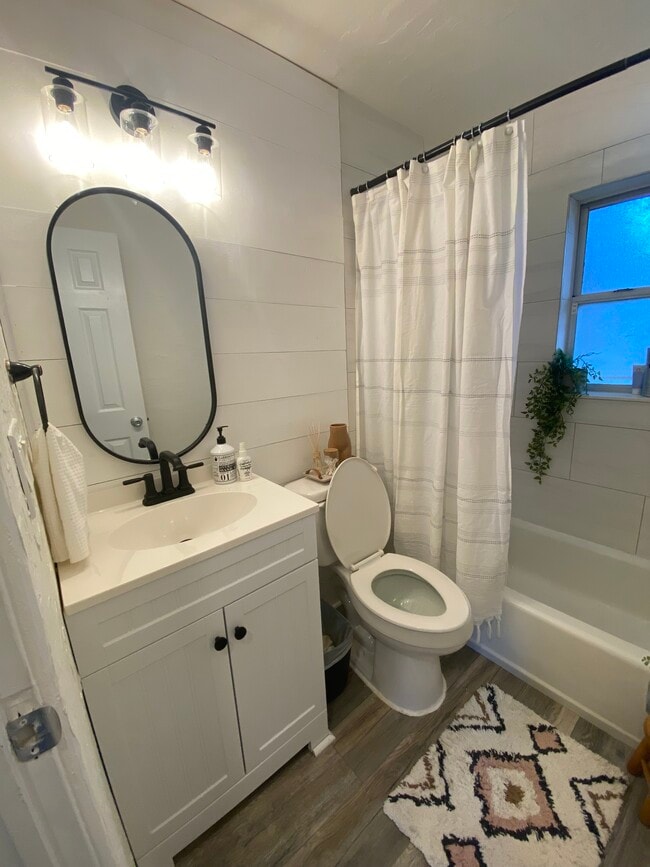 Foto del edificio - 5393 16th Ave N