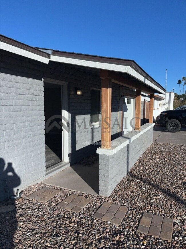 Photo - 270 S Dobson Rd House