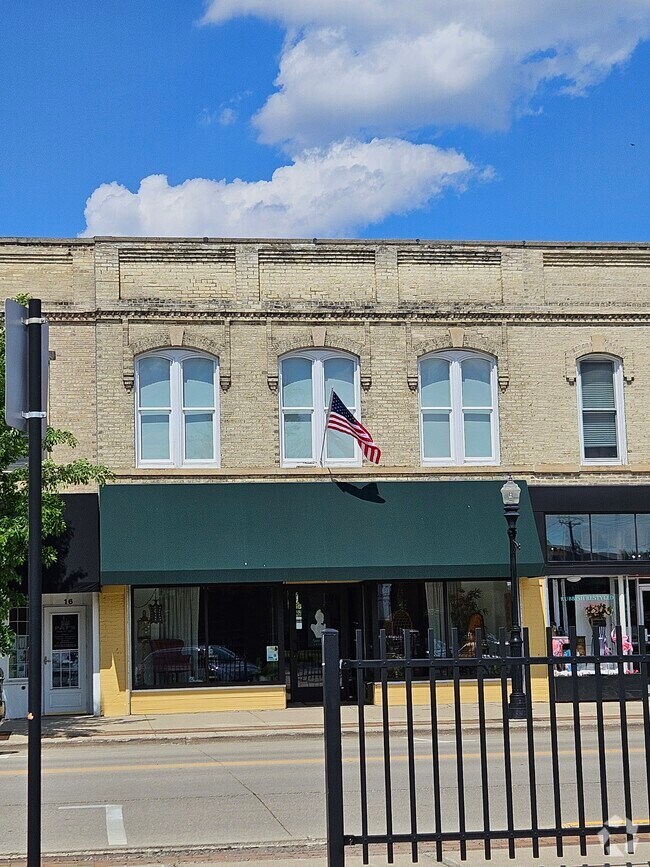 Apartments for Rent in Edgerton WI with High Ceilings 1 Rentals