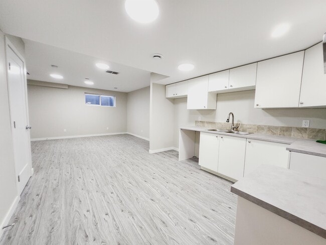 Building Photo - 1693 Cavanagh blvd SW