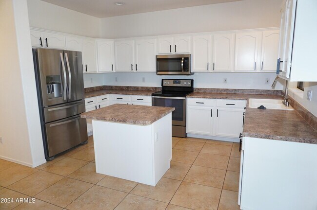 Building Photo - 3757 S Laurel Way