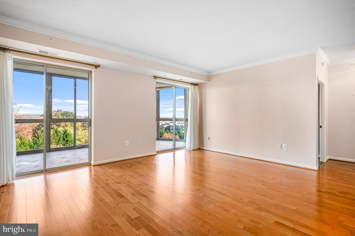 19355 Cypress Ridge Terrace Unit 411, Leesburg, VA 20176 Room for