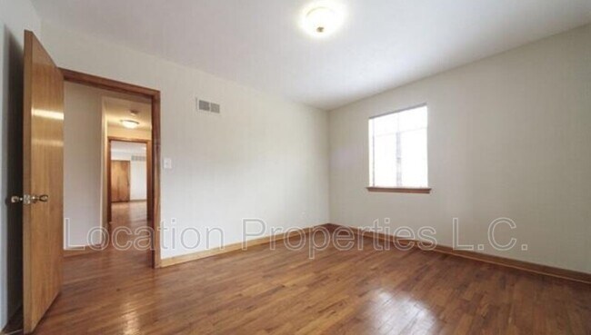 Foto del edificio - 10 Westwood Rd