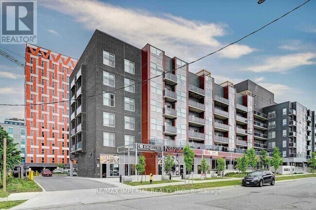 Building Photo - 251-251 Hemlock St