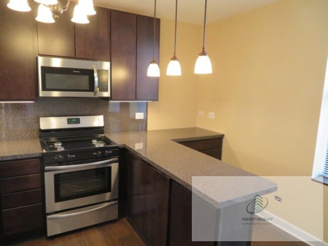 Foto del edificio - 1458 N Bosworth Ave
