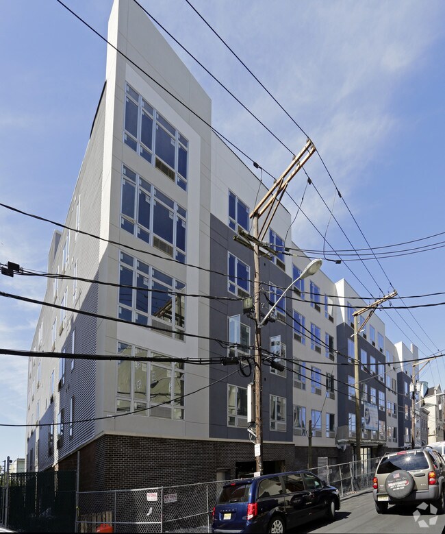 Foto del edificio - Hudson Heights