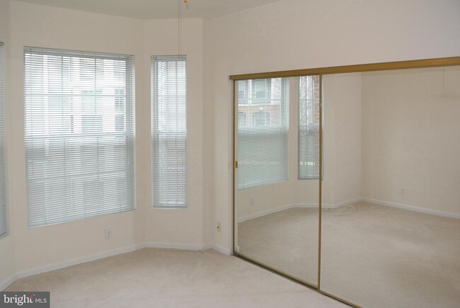 Building Photo - 46582 Drysdale Terrace