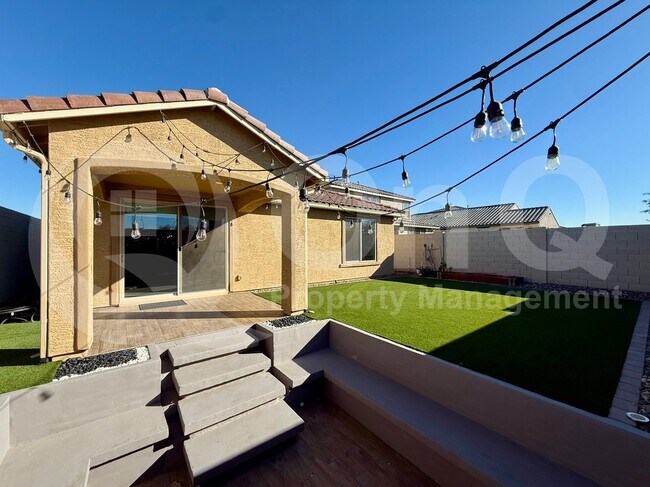 Foto del edificio - 5682 N 90th Dr