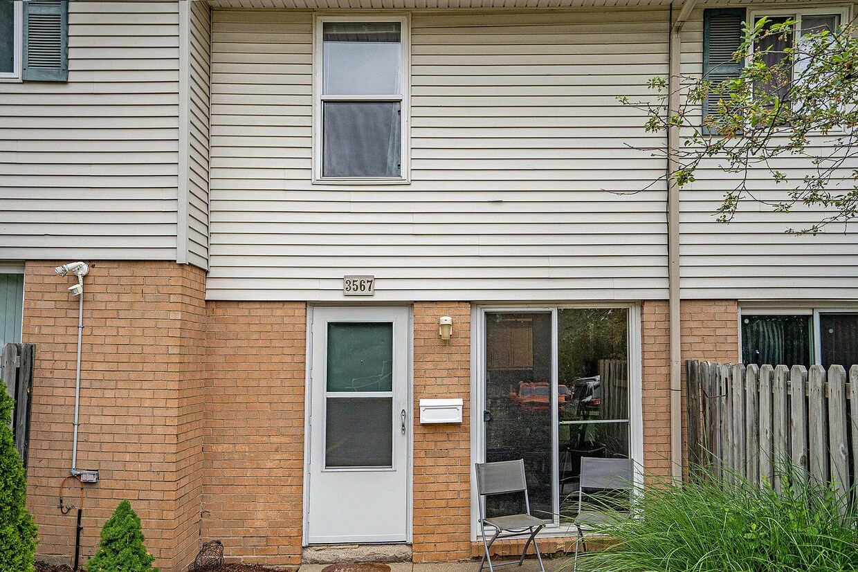 Foto principal - 3567 Kenbrooke Ct