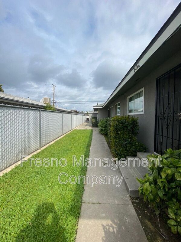Foto del edificio - 2044 N First St