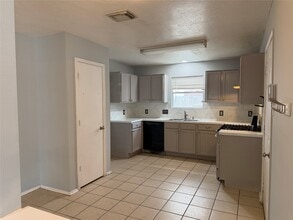 Building Photo - 7427 Briargate Dr