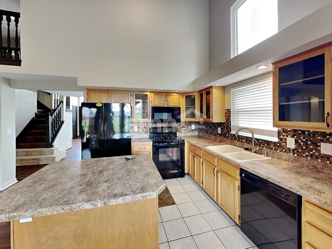Building Photo - 595 Tall Oaks Dr