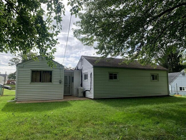 Foto del edificio - 1403 E Willow Run Dr